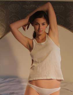 ravina 22 year female call girls in Dwarka